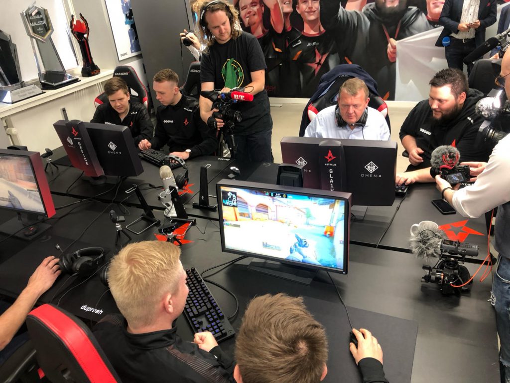 Denmark Prime Minister visits Astralis HQ, plays Counter Strike with ...