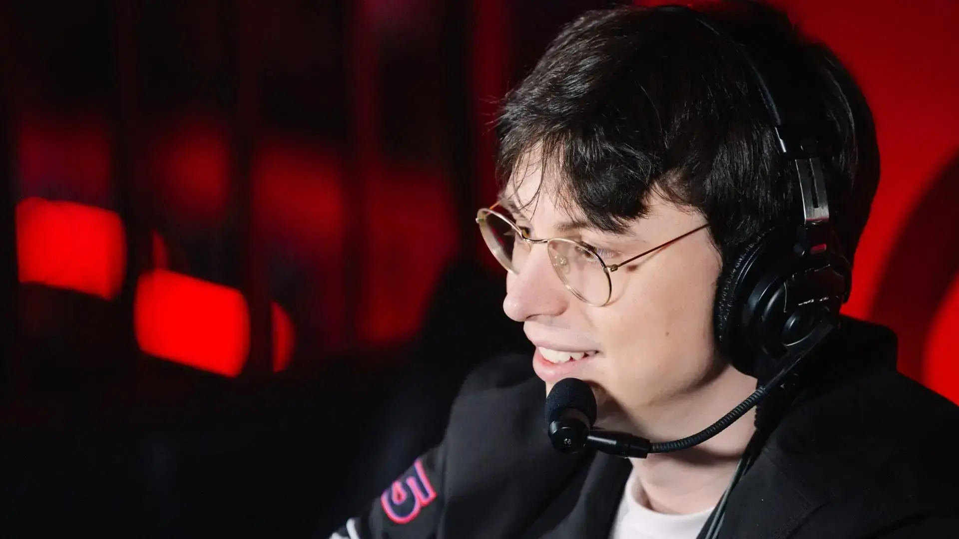 Caedrel meeting League of Legends esports fans at MSI 2026