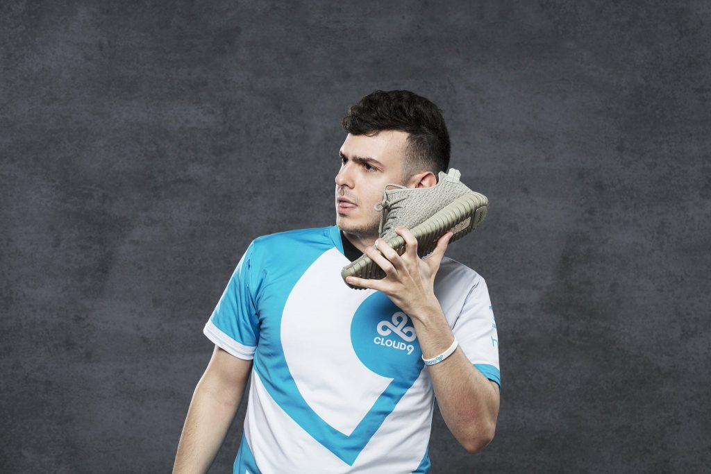 Official: tarik signs for NRG