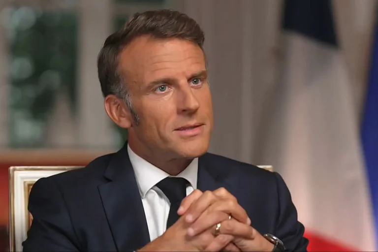 French President Reassures Gamers: “I Love Video Games,” But Urges Study on Youth Impact