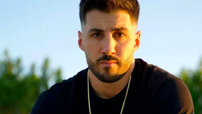 Streaming sensation Nick ‘NICKMERCS’ Kolcheff has inked a non-exclusive deal with Kick, marking a significant move in the streaming landscape. As Kick challenges Twitch's dominance, NICKMERCS' shift promises new content and community engagement opportunities.