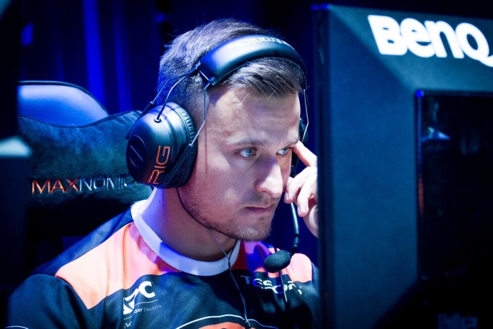 EnVyUs win ELEAGUE Group F defeating VP 2-0