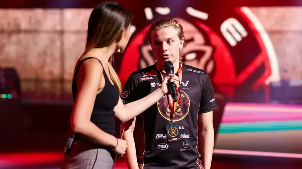 Aleksib leading ENCE on stage at IEM Katowice 2019, the Major where the team reached the grand final