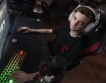Father supports his 14-year-old son’s esports career and lets him quit school