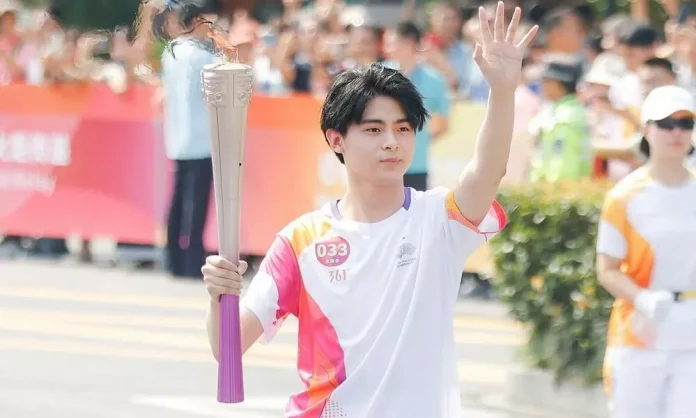 Paraboy Becomes the First Esports Player to Relay the Torch at Asian Games