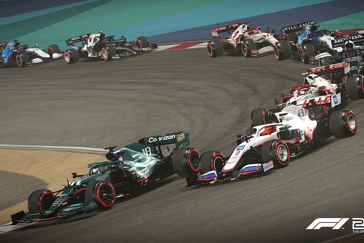 How to make a pit stop in F1 2021?