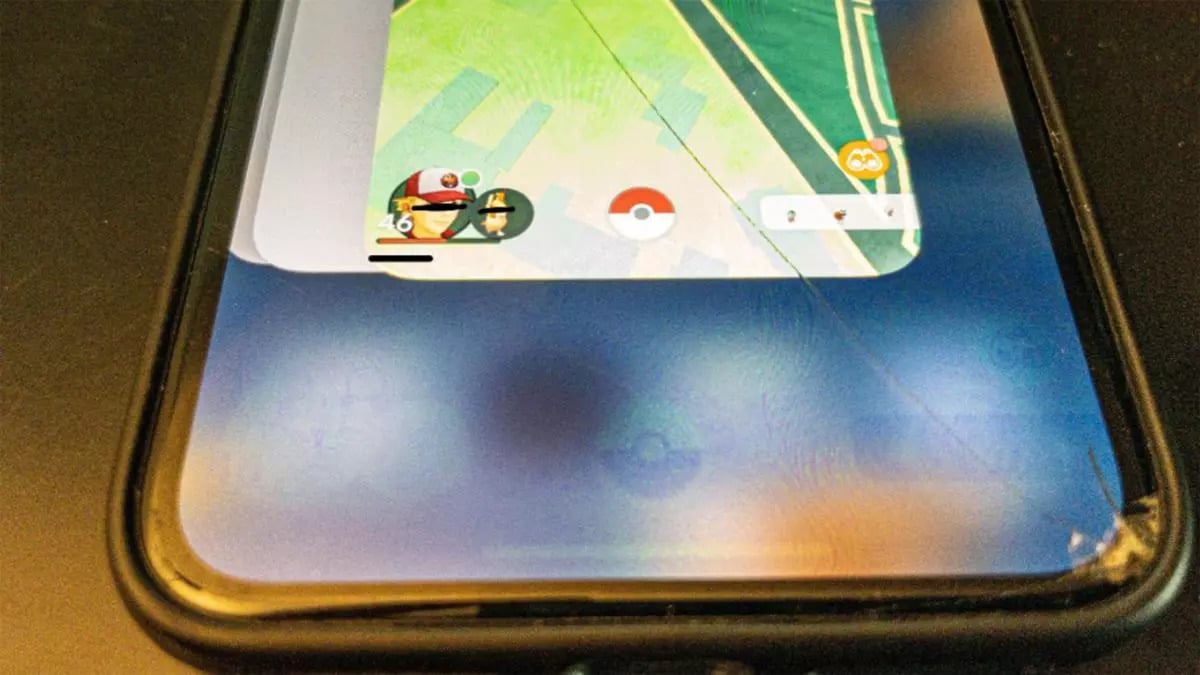 Pokemon Go trainer causes Screen Burnin on iPhone after playing the