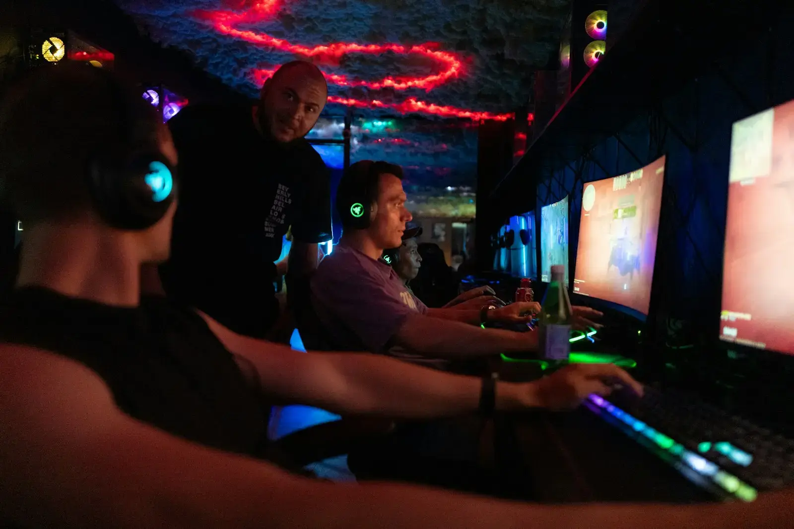 Local gaming cafe tournament offering digital prizes
